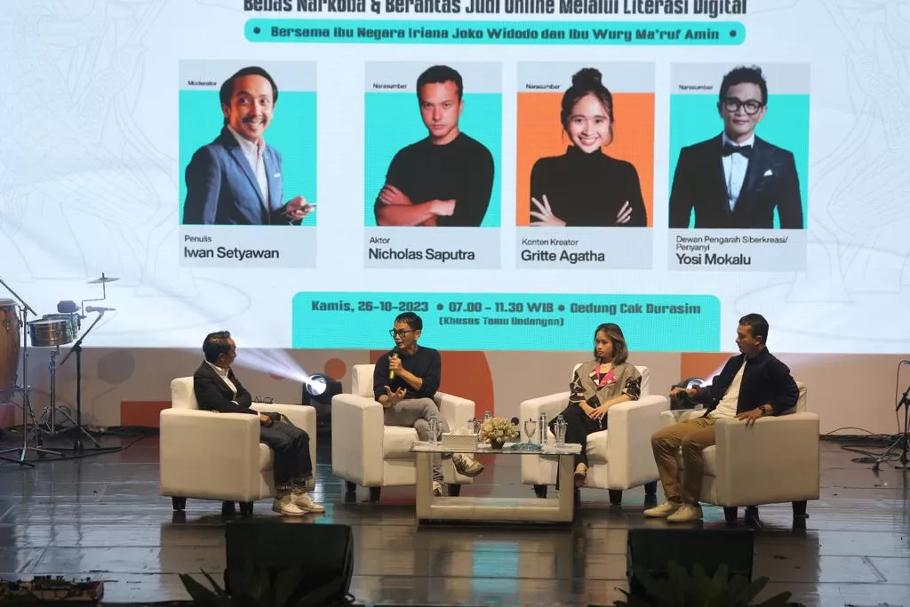 Organisasi Aksi Solidaritas Era Kabinet Indonesia Maju (OASE KIM) memberikan edukasi terkait bahaya narkoba dan judi online kepada pelajar SMP dan SMA. (istimewa)