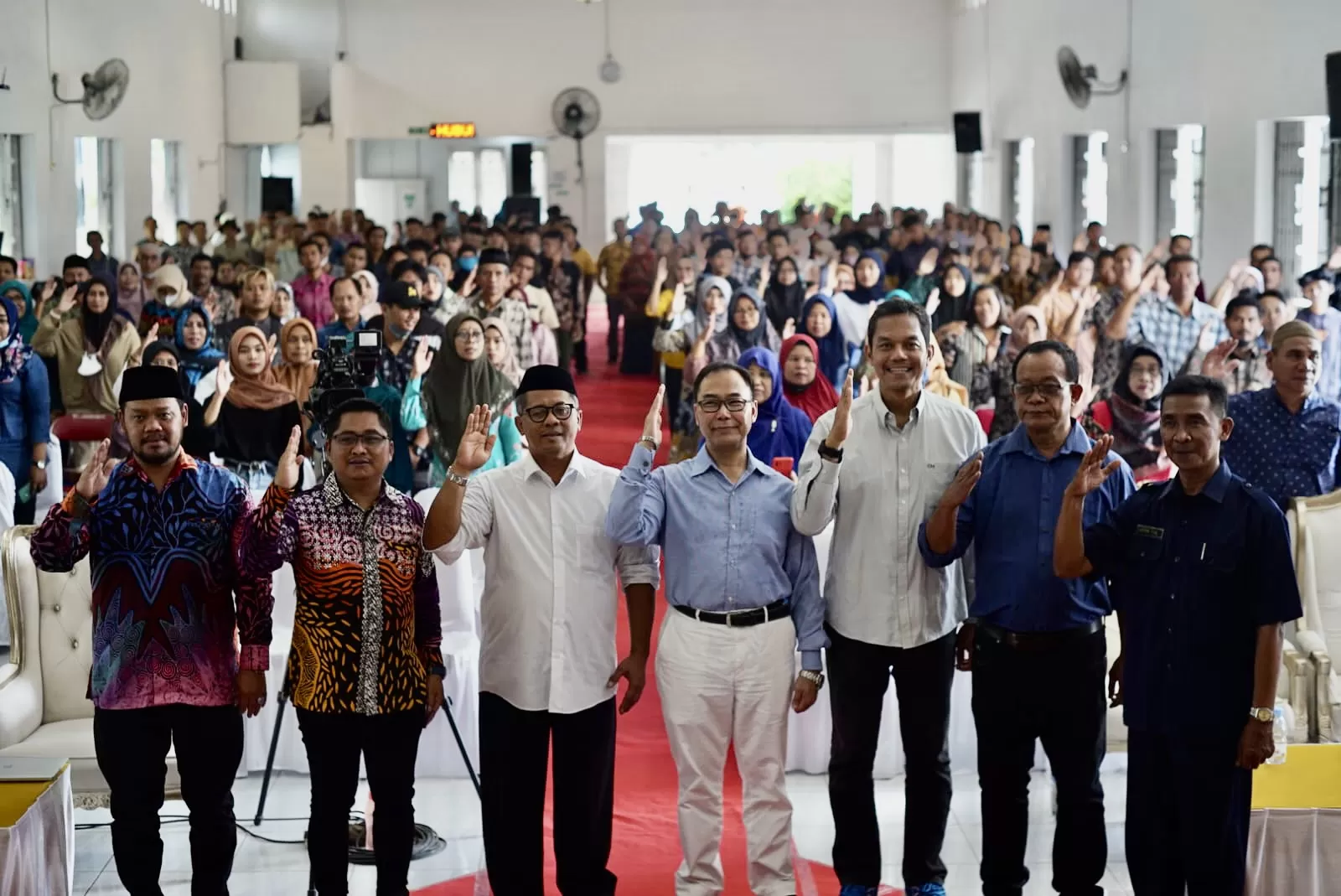   Narasumber berfoto bersama peserta sosialisasi Pancasila di Bantul