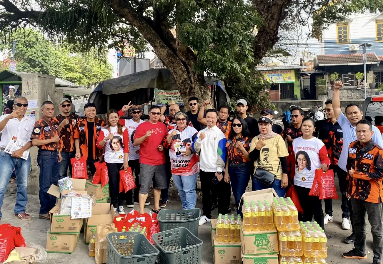 Yuni Astuti ajak kader Gerindra borong dagangan di pasar tradisional (Foto: Harminanto)