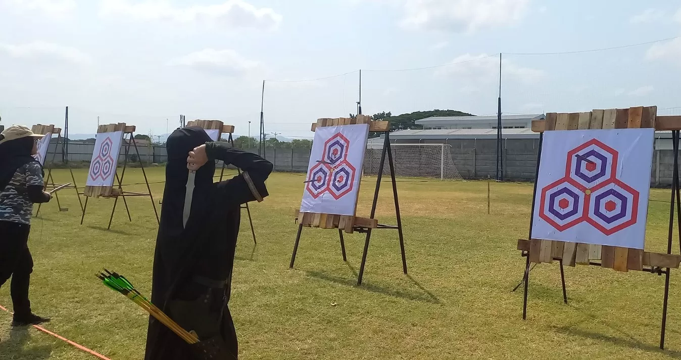 Eksibisi olahraga lempar pisau yang diadakan LPO PP Muhammadiyah di kampus UAD akhir Oktober (Foto : Istimewa)