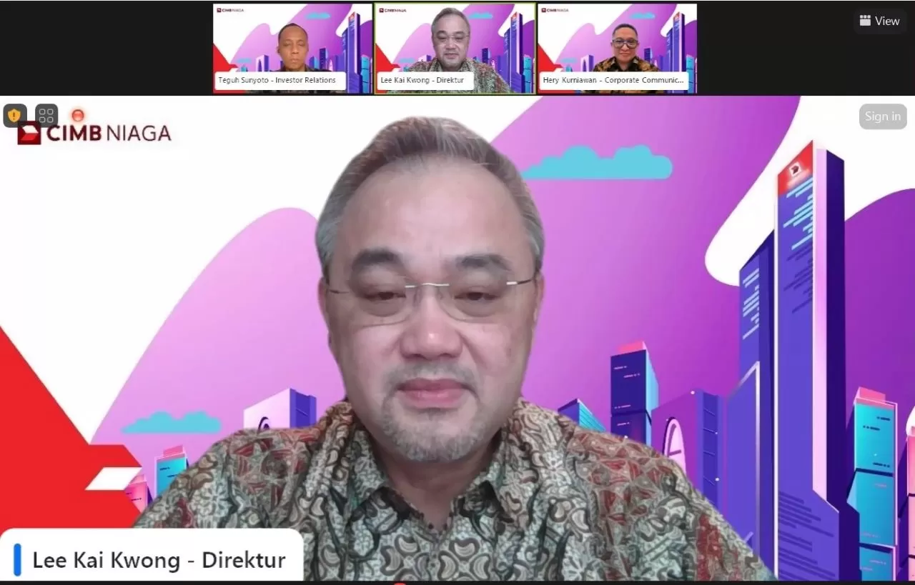 Direktur Strategy, Finance & SPAPM CIMB Niaga Lee Kai Kwong menjawab pertanyaan wartawan dalam Paparan Publik Tahunan 2023 yang diselenggarakan secara elektronik melalui live video conference  (istimewa)