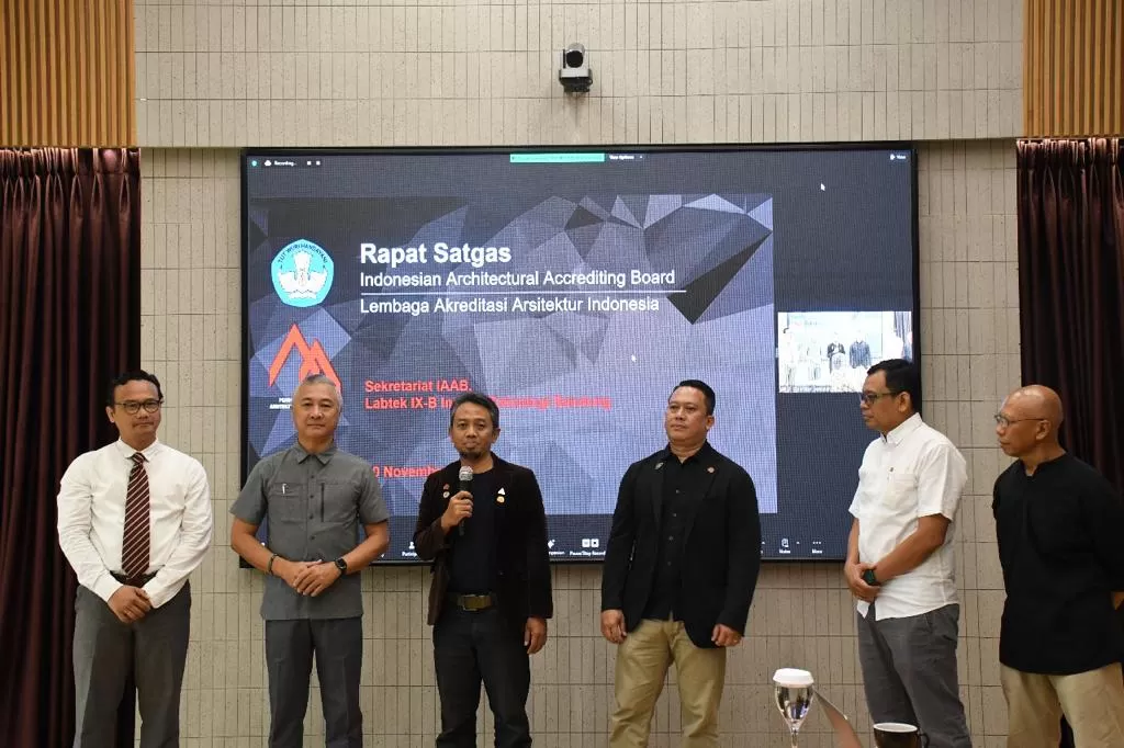 Peresmian kantor IAAB di gedung Labtek IXb ITB Bandung.  (Istimewa)