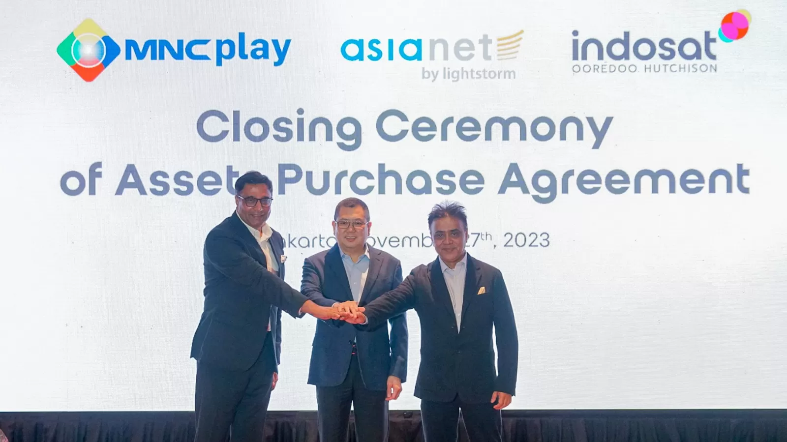 Penandatanganan seleseinya akuisisi MNC Play dan Asianet oleh Indosat  (indosat)