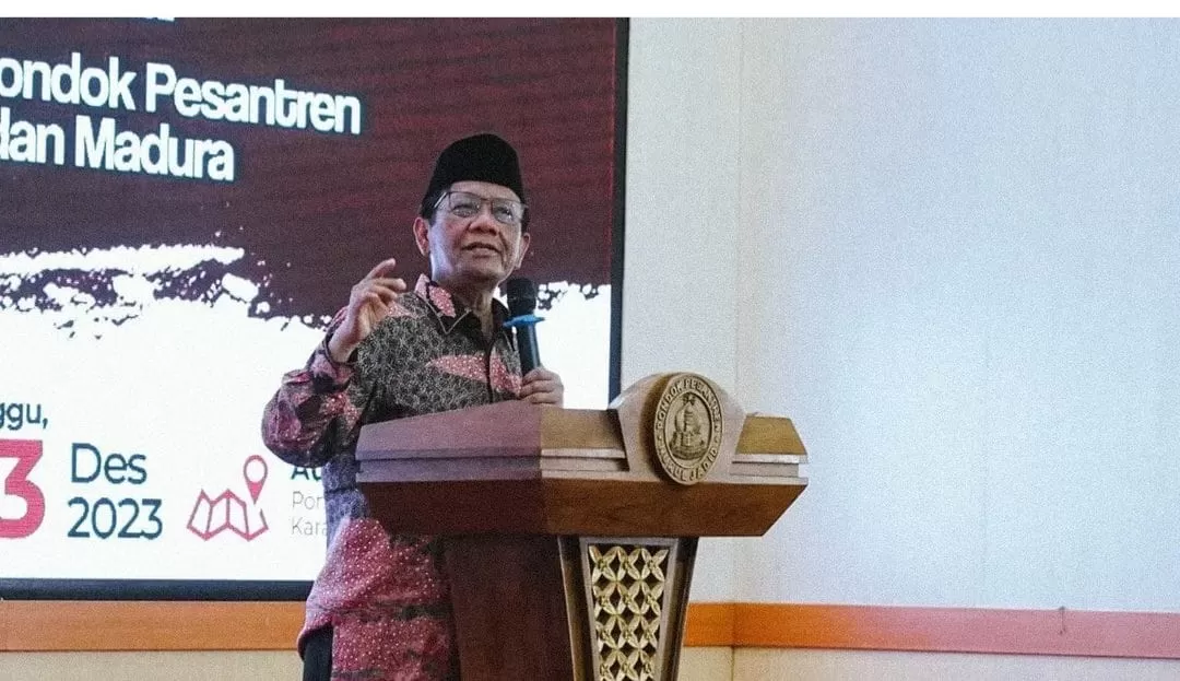 Mahfud MD saat berada di Pondok Pesantren Nurul Jadid, Paiton (Foto Istimwa)
