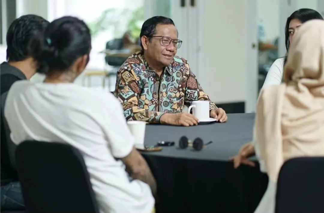 Mahfud MD saat berdiskusi dengan kalangan anak muda (Foto Istimewa)