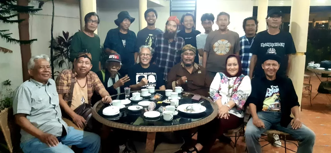 Sejumlah anggota/ alumni TGM foto bersama.&nbsp;Foto -Khocil Birawa