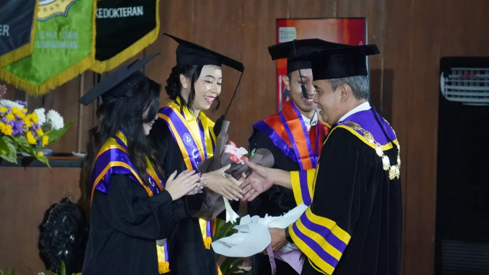 SCU Wisuda 297 Lulusannya, Peminat Tanpa Skripsi Makin Tinggi