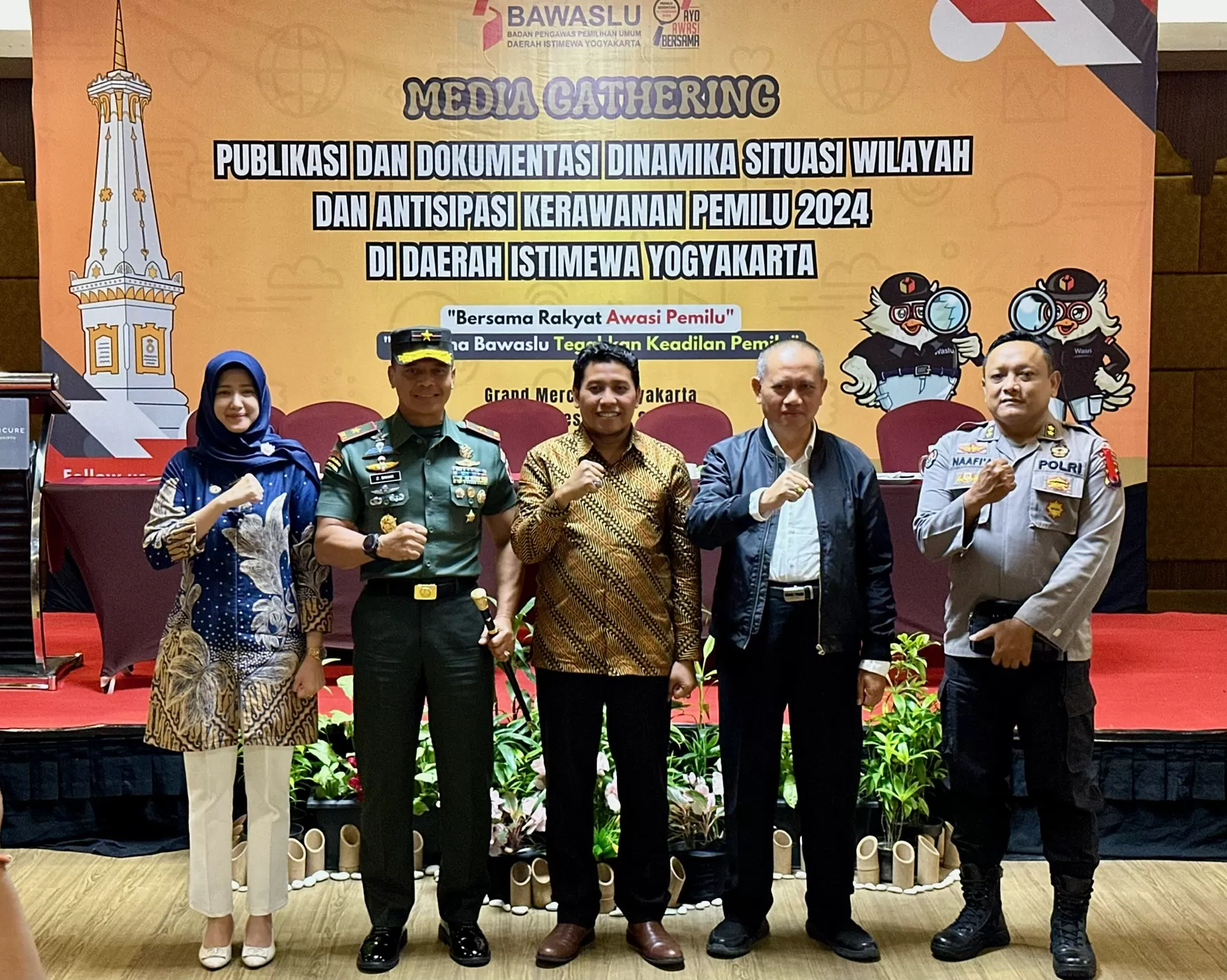 Danrem 072 Pamungkas bersama Bawaslu dan KPU DIY (foto: Harminanto)