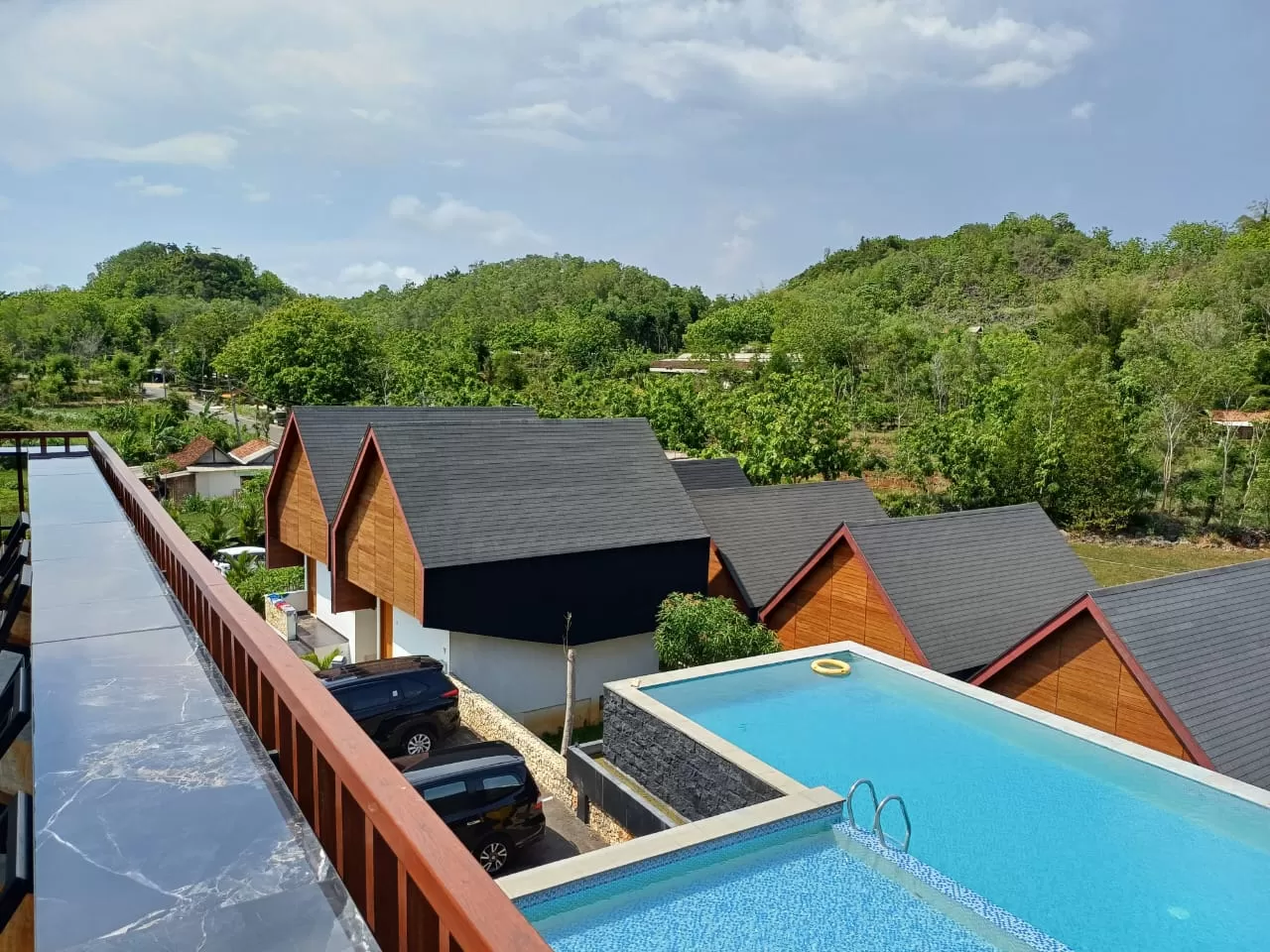 Drini Hills Diamond Villa berlokasi di Jalan Raya Pantai Selatan Jawa (istimewa)