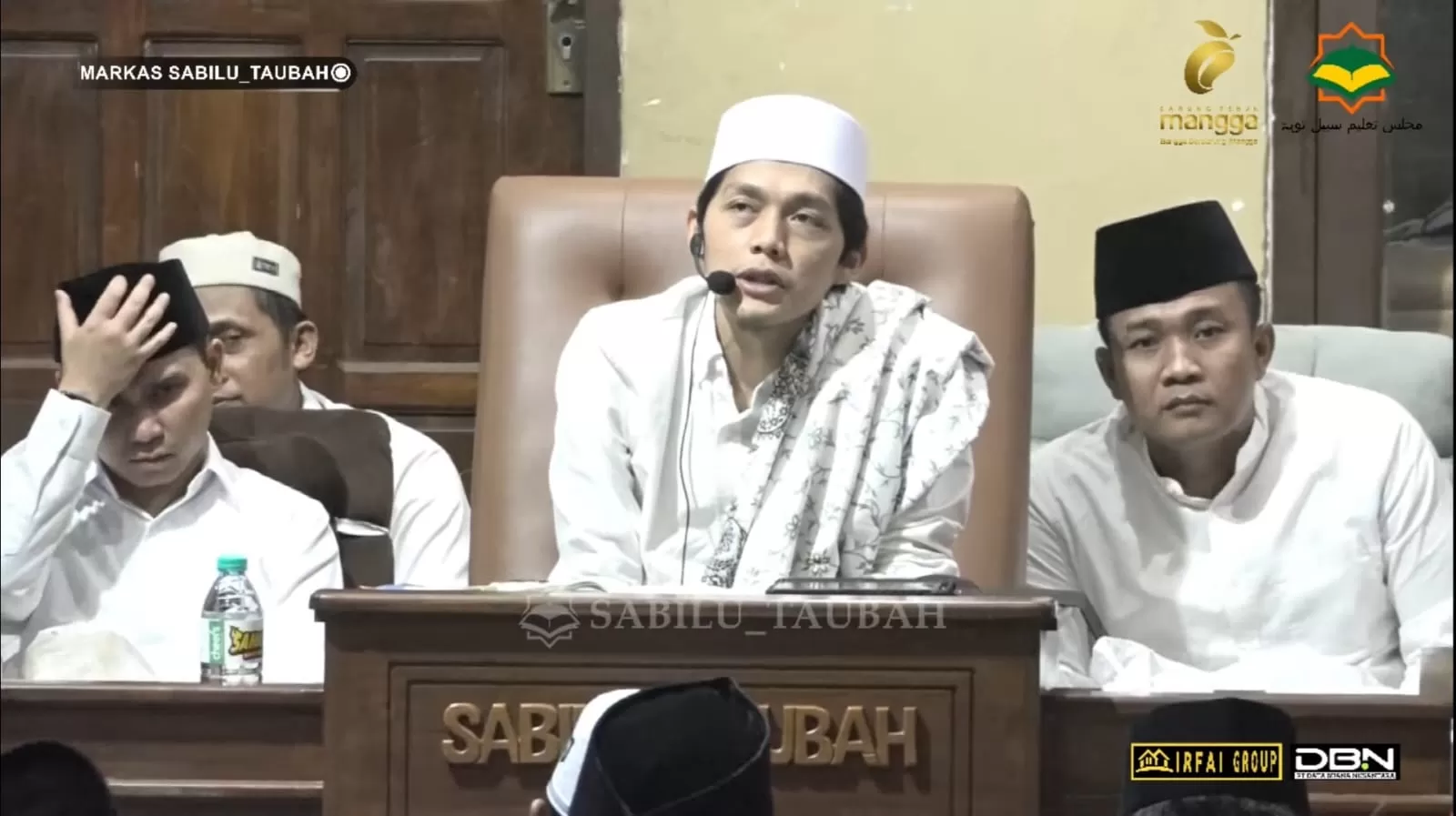 Gus Iqdam saat rutinan malam Jumat, 4 Januari 2024  (Foto : Youtube Chanel Sabilu Taubah)