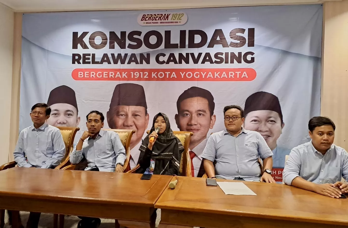 Relawan Canvasing Bergerak 1912 Kota Yogyakarta (foto: Harminanto)