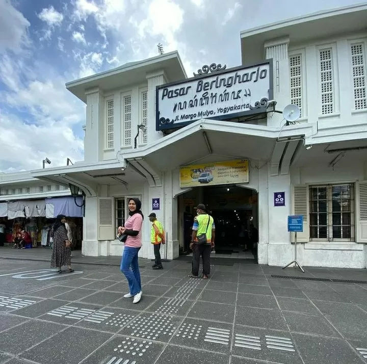 Pasar Beringharjo (Instagram @yogyastaycation)