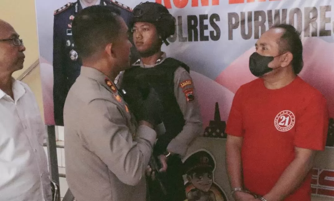 Tersangka kasus narkoba SH (49), warga Desa Mlaran, Kecamatan Gebang, Kabupaten Purworejo