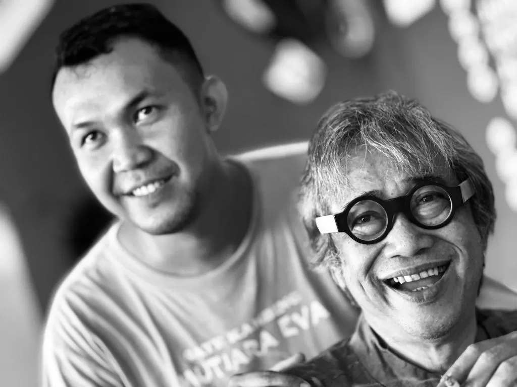 Butet dan kawan-kawan sedang mempersiapkan Musuh Bebuyutan.