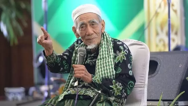 KH Maimoen Zubair atau Mbah Moen.