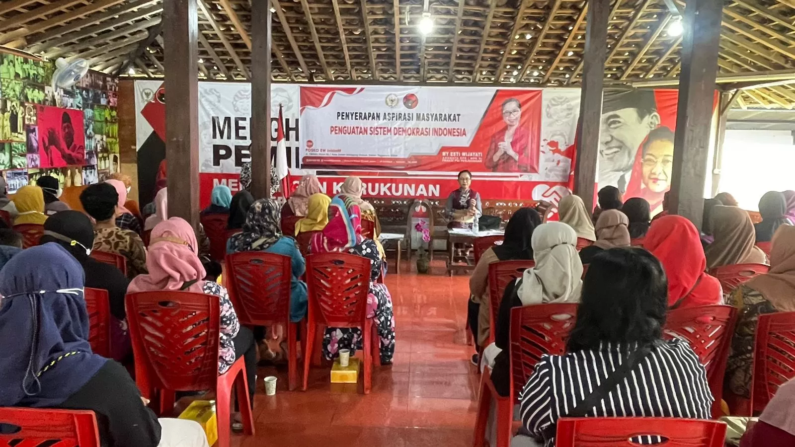 MY Esti Wijayati saat menyampaikan pandangan terkait upaya pengentasan kemiskinan (Foto: Istimewa)