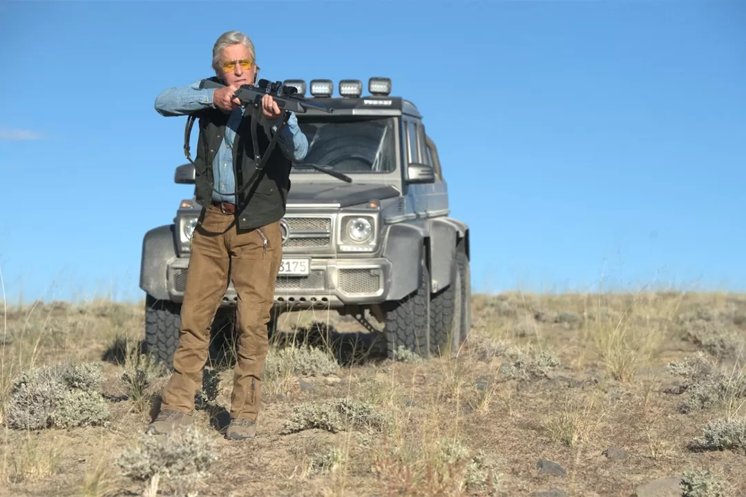 Adegan dalam film Beyond the Reach (IMDb)