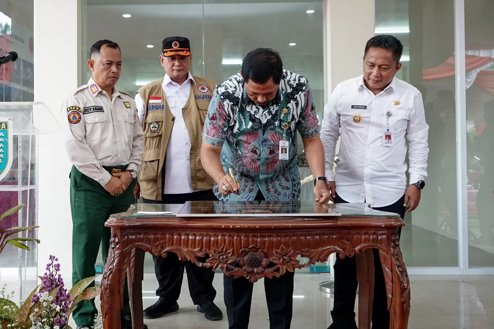 Pj Gubernur Jatebg, Nana Sudjana saat di Salatiga Meresmikam&nbsp; Gedung&nbsp; BPBD Salatiga. (Istimewa)