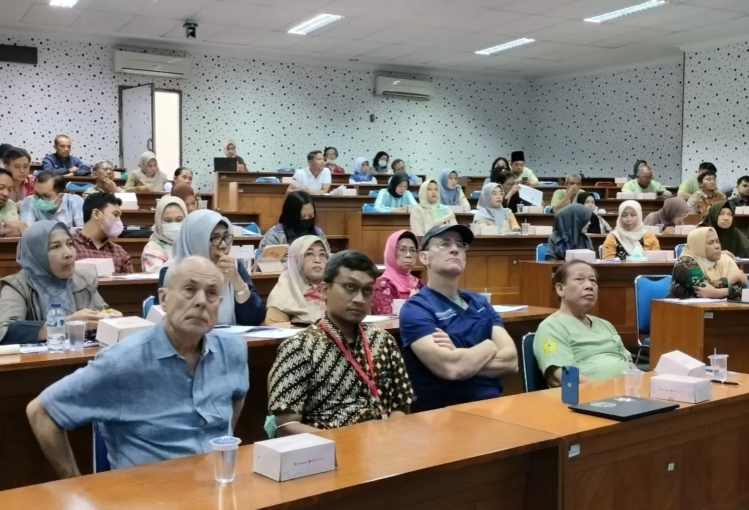 Para pembicara dan peserta workshop pencangkokan kornea di FK-KMK UGM. (Foto: Devid Permana)
