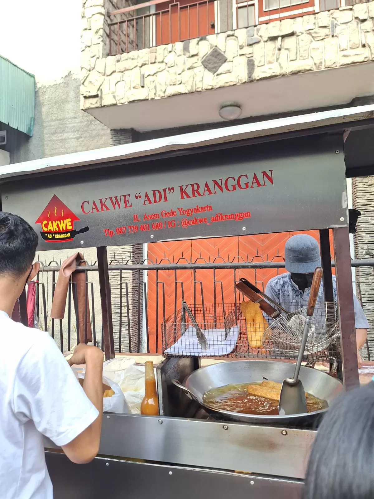 Cakwe Pak Adi jajanan yang ada di Pasar Kranggan (Foto: Belva Shanna Azzahra)