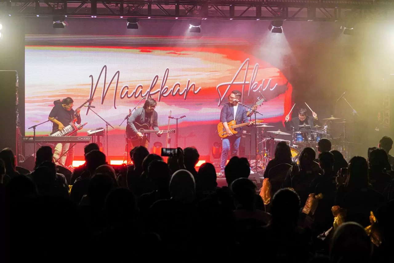 Penampilan Jikustik menghibur pecinta sekaligus merakan ulang tahun ke 28 di Hotel Fortuna Grande Seturan, Yogyakarta (istimewa)