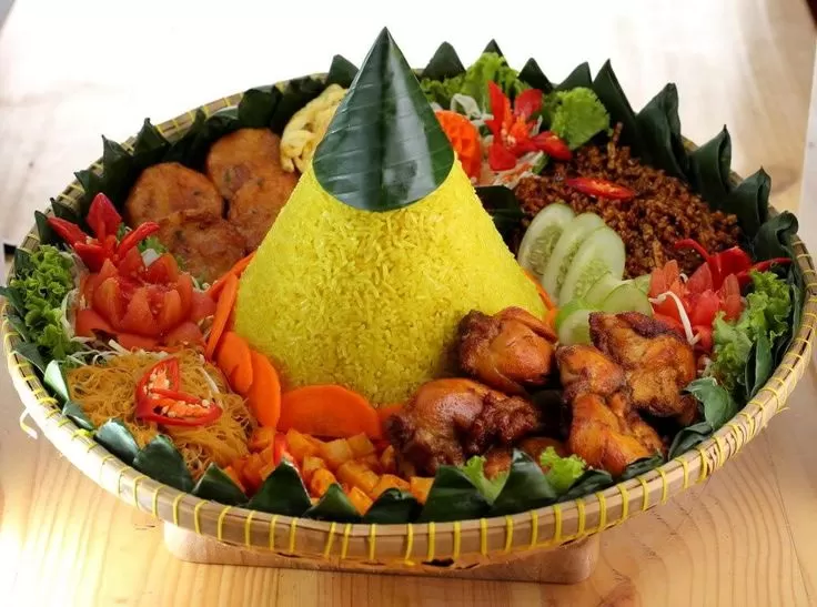 Nasi tumpeng (Dok.)