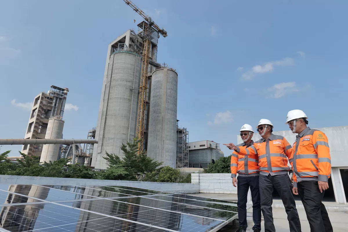  Aktifitas di pabrik semen SBI. (Foto: Istimewa)