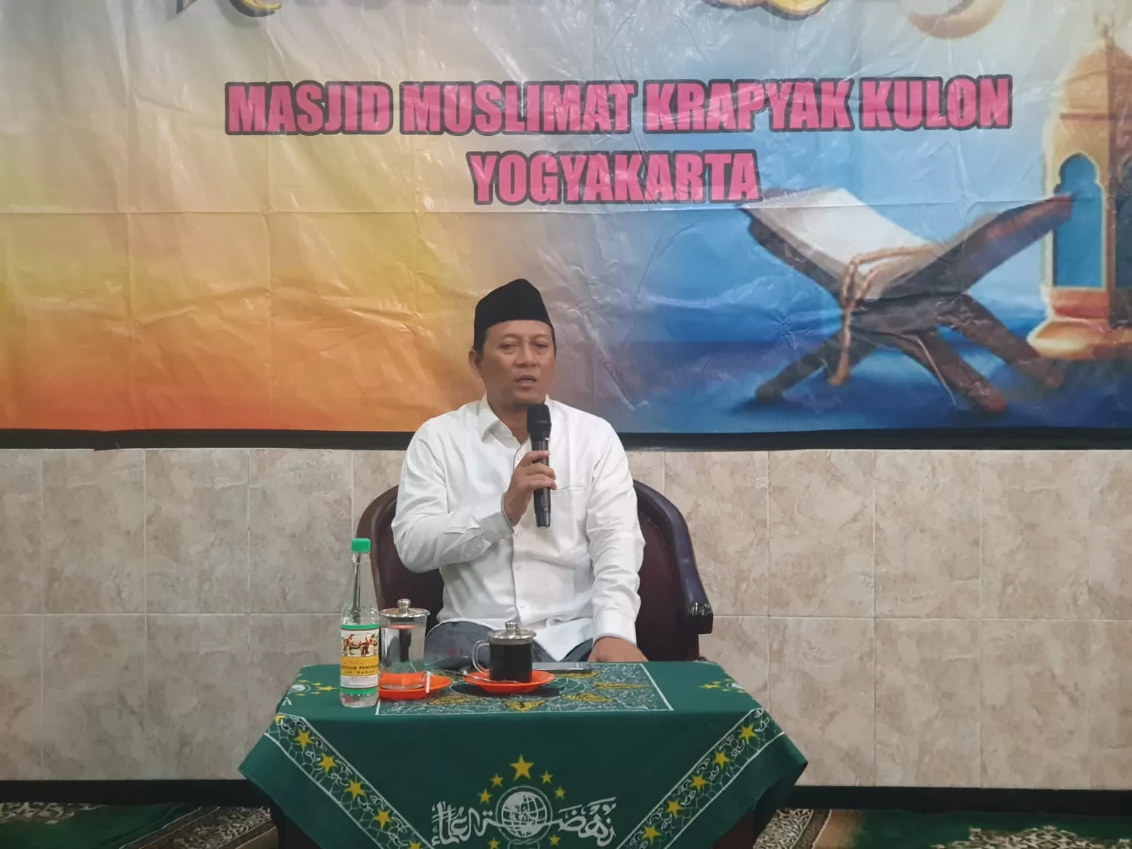 Gus Hilmy menyampaikan hikmah Nuzulul Quran (Istimewa)