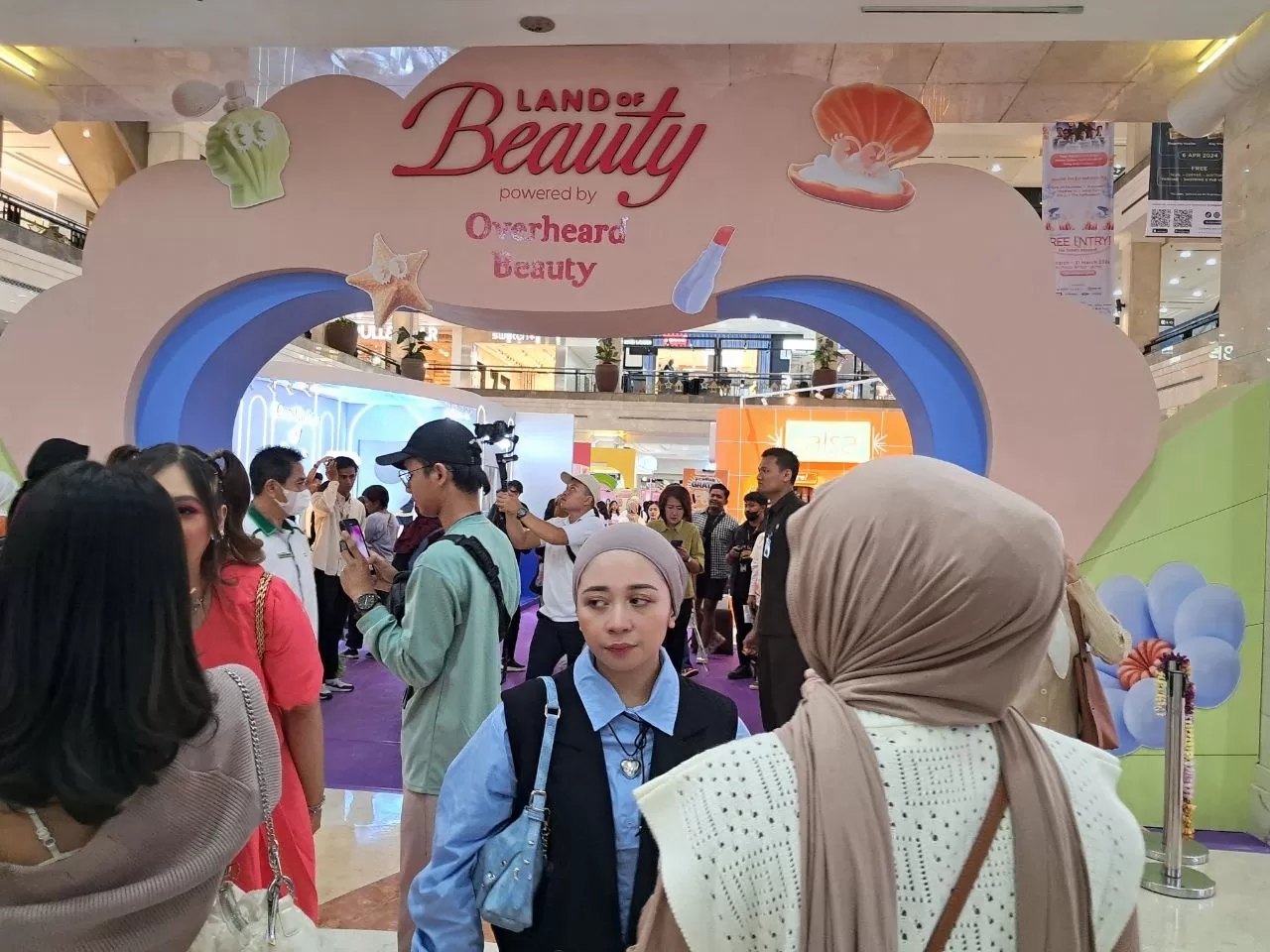 Keseruan festival kecantikan pertama di Yogyakarta, Land of Beauty 2024 di Atrium Plaza Ambarrukmo (Foto: Karni)