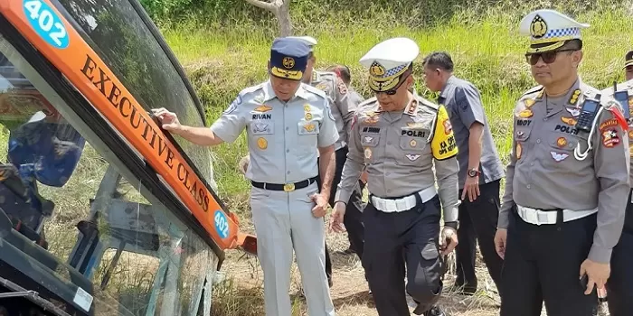 Trauma Healing Diberikan Untuk Korban Kecelakaan Bus Rosalia Indah ...