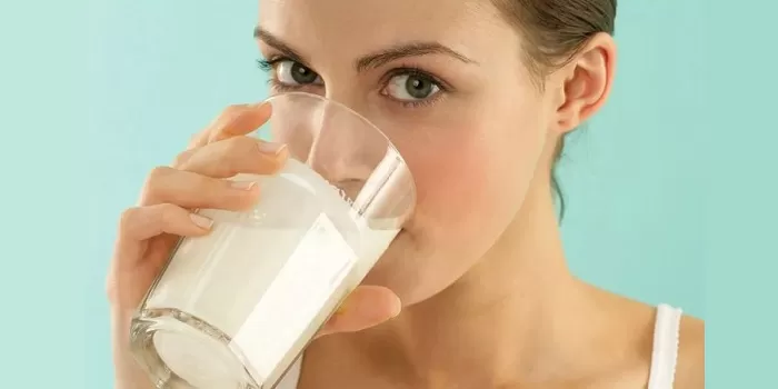 Ilustrasi minum susu.  (User)