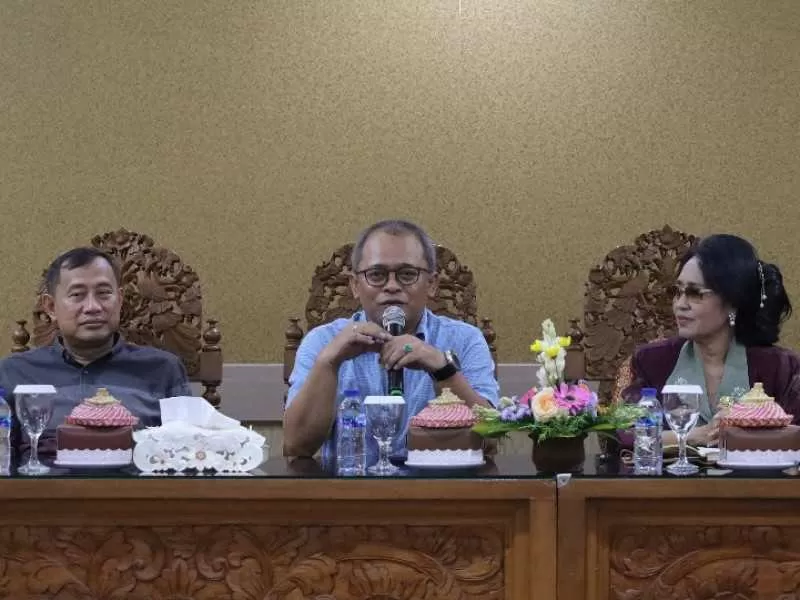 Staf Khusus Menag Wibowo Prasetyo (tengah) (Foto: Kemenag)