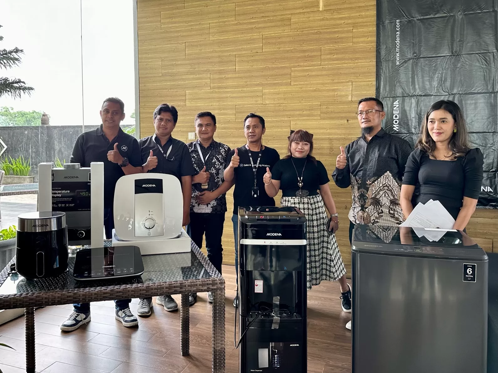 Tim Modena Yogya saat berfoto untuk media (foto: Harminanto)