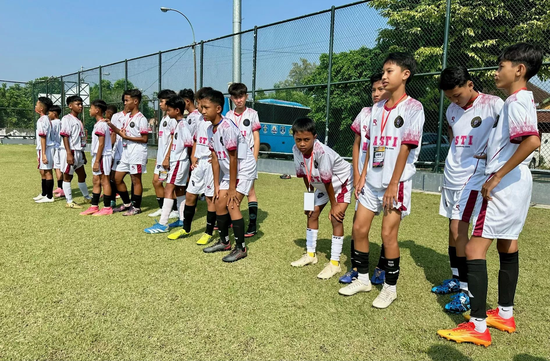 Anak-anak muda berbagai daerah yang ikut seleksi ASTI (foto: Harminanto)
