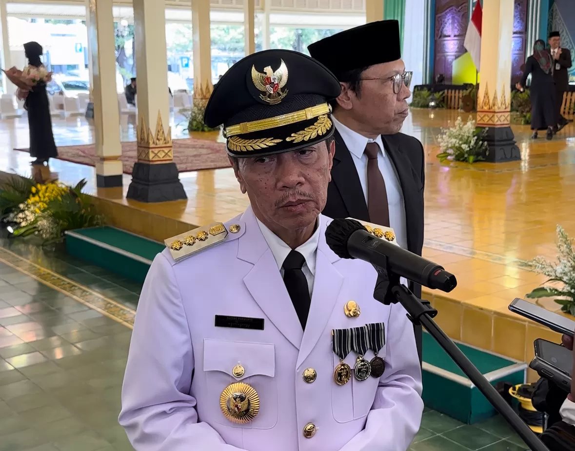   Sugeng saat berbicara dengan wartawan usai pelantikan (Harminanto)
