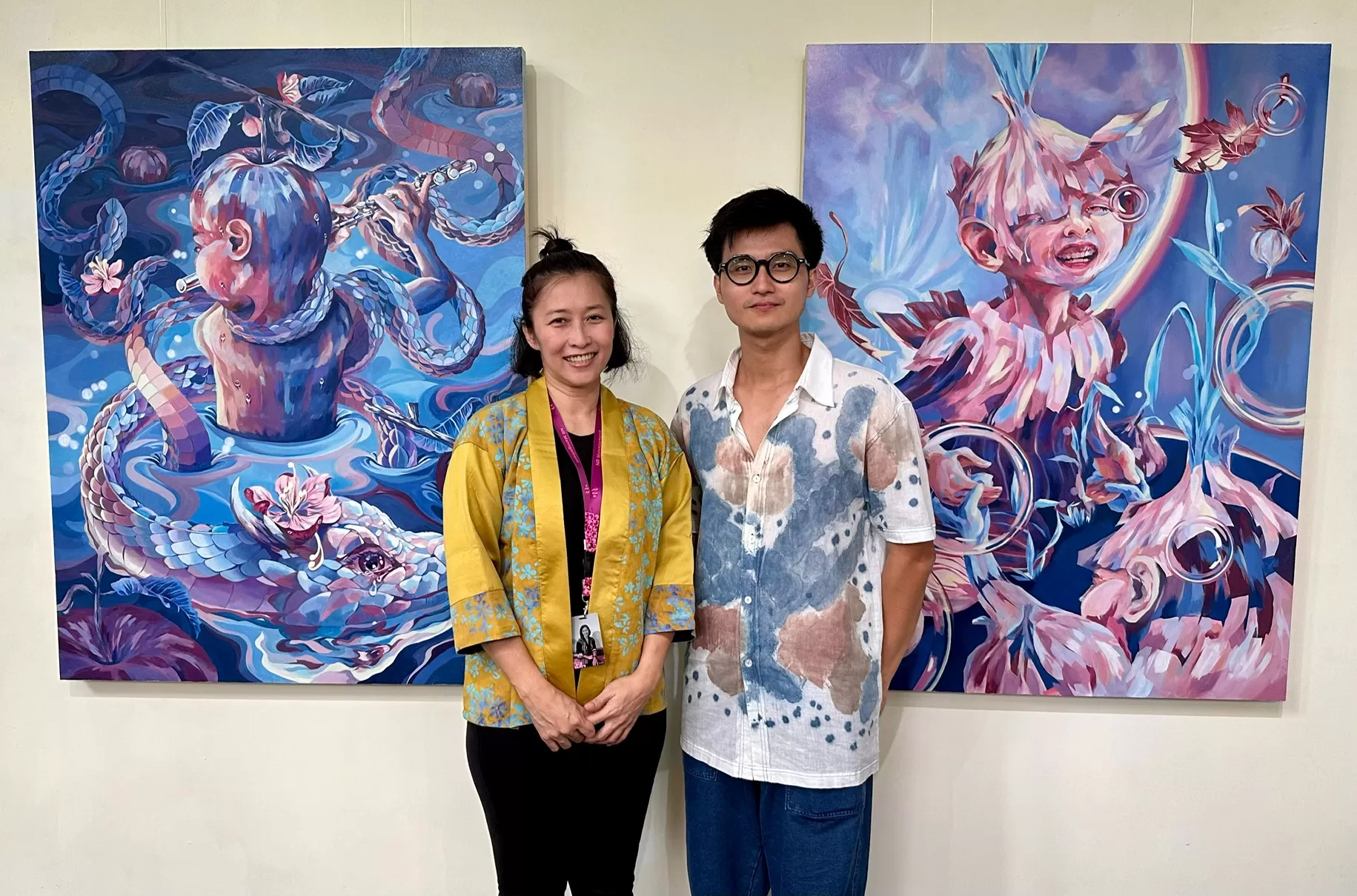 Adriel dan Novita saat berfoto di depan karyanya (Harminanto) 