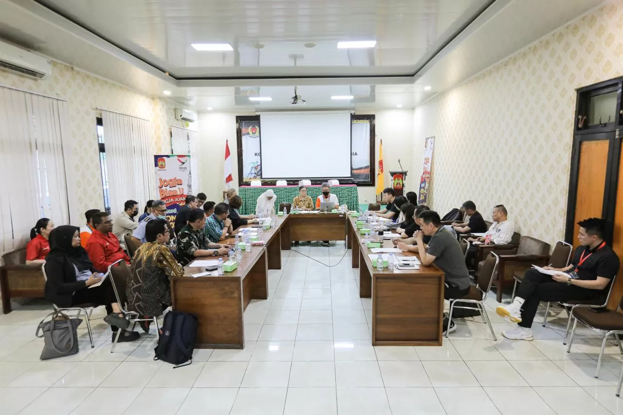  Audiensi  panitia penyelenggara dengan keluarga Zhang Zhi Jie menunggu proses pemulangan jenazah almarhum ke China  (PBSI)