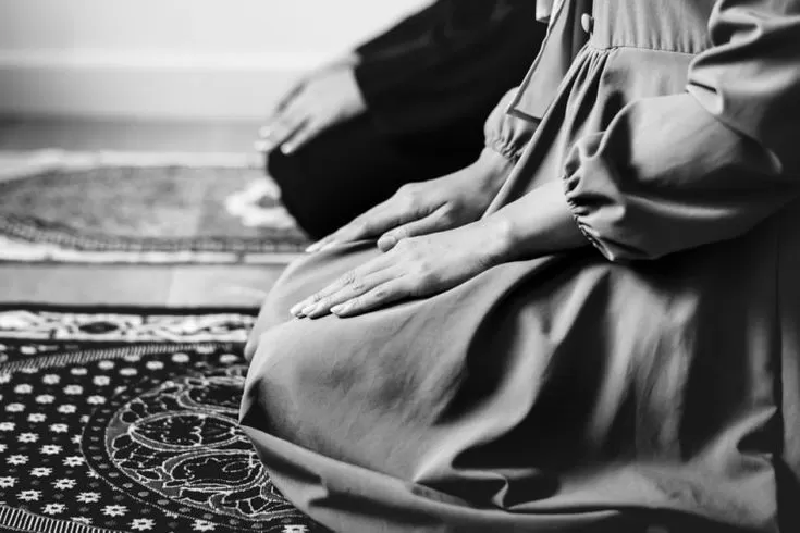 Tegakkan sholat dan tunaikan zakat merupakan bentuk ketakwaan kepada Allah SWT (pinterest)  