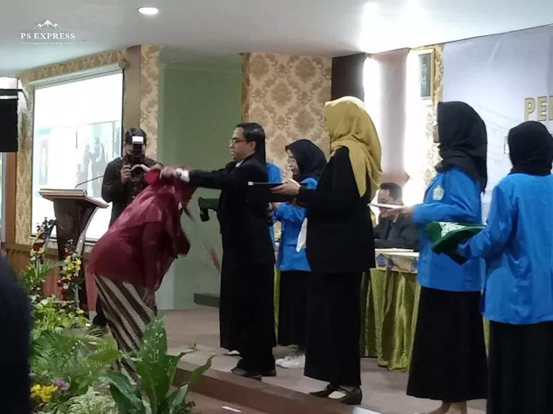 Guru Profesional Harus Bisa Mencerdaskan Bangsa