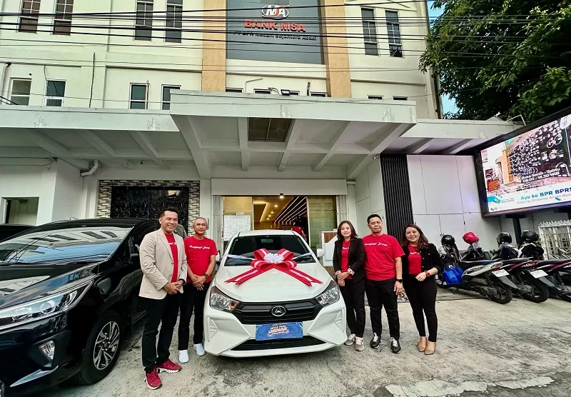  Mobil Ayla yang didapatkan nasabah beruntung (Harminanto)