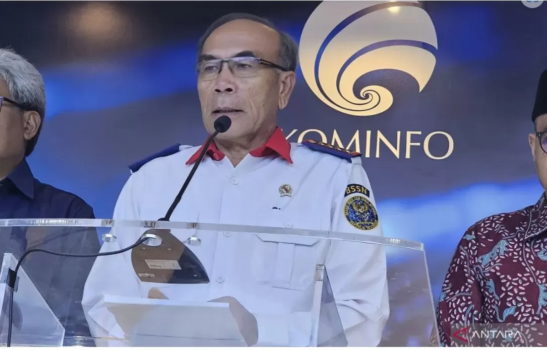    Kepala BSSN Letjen TNI Hinsa Siburian di Kantor Kementerian Kominfo, Jakarta Pusat, Senin (24/6/2024).   (ANTARA/Livia Kristianti)