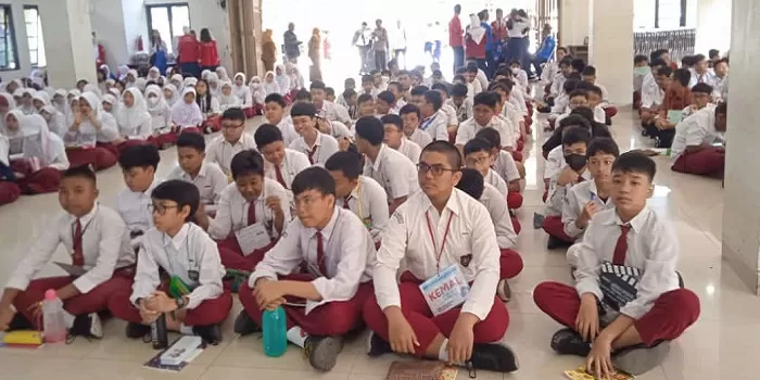 Ilustrasi anak masuk sekolah. (KR/dok) 