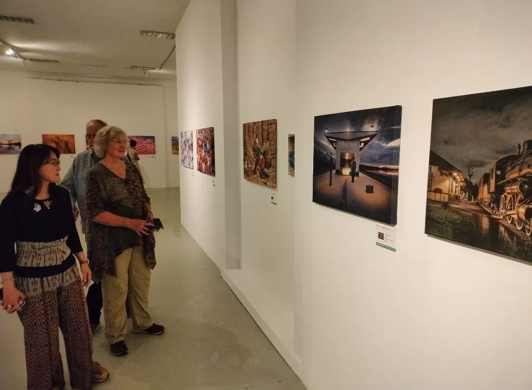 arya-karya fotografi internasional ditampilkan dalam pameran fotografi international PSA bertema 'My Homeland' di Galeri RJ Katamsi ISI Yogyakarta. (Devid Permana)