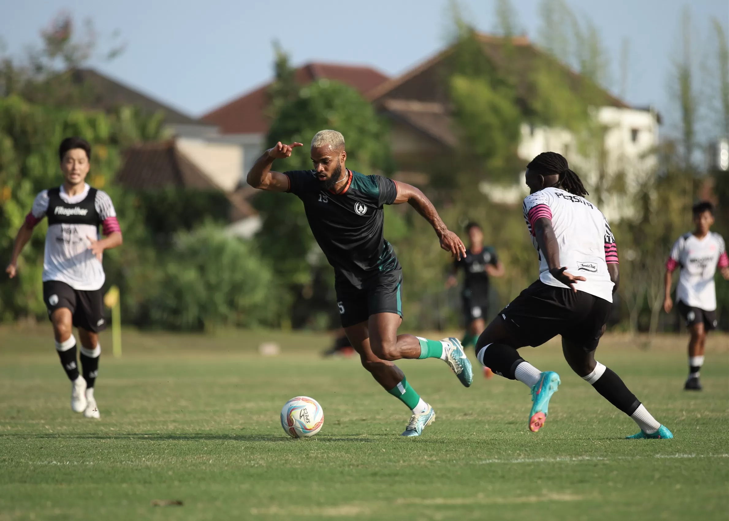 Laga uji coba PSS kontra Persita