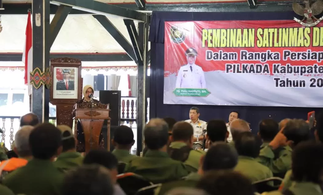 Pembinaan Linmas tingkat Desa/Kelurahan dalam rangka Pilkada Tahun 2024 di Pendapa Rumah Dinas Bupati Purworejo
