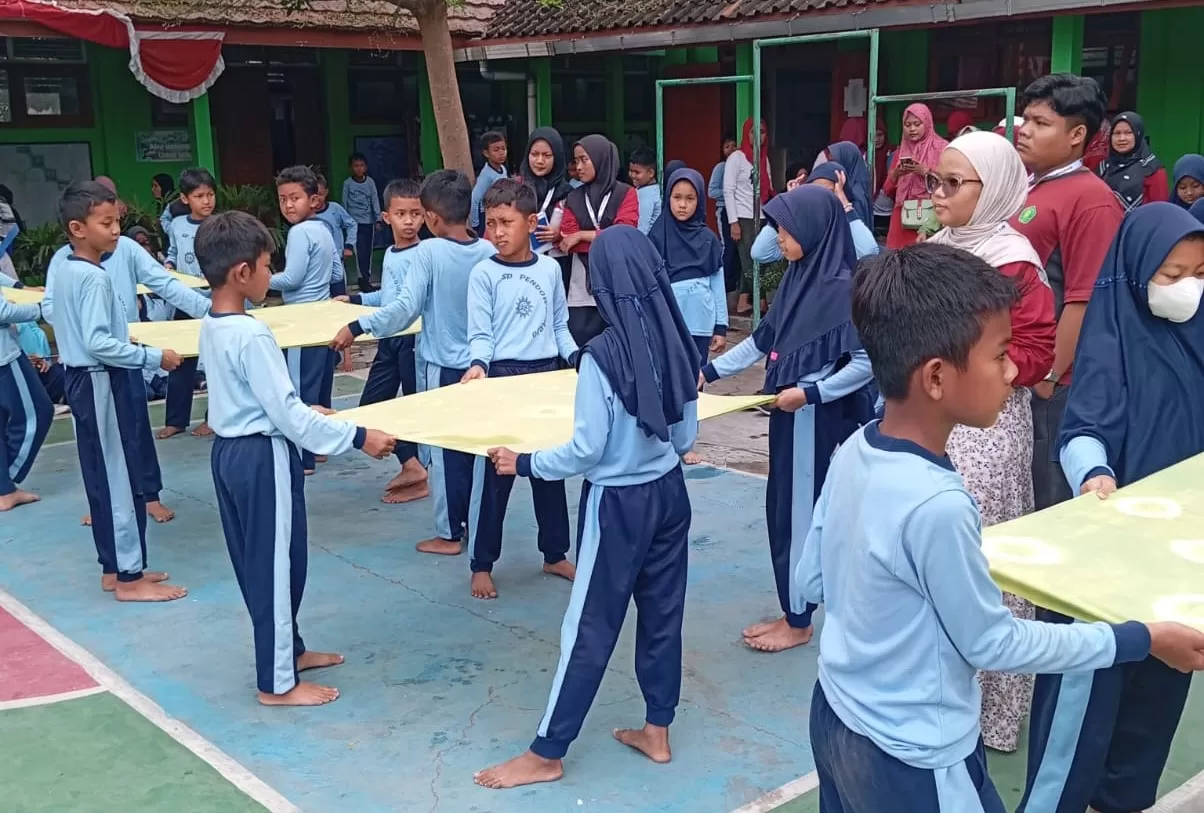 SD Muhammadiyah Pendowoharjo mengadakan lomba untuk memupuk semangat kebersamaan (Foto : Istimewa)