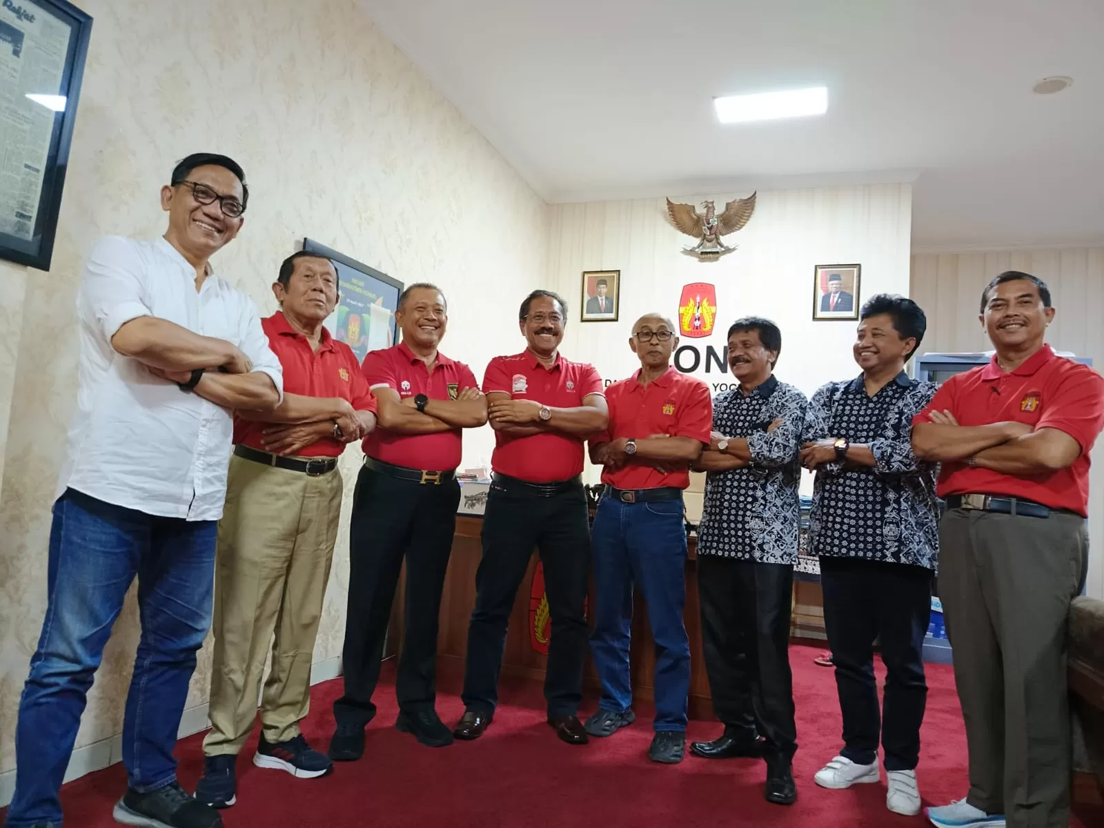 Ketum KONI DIY, Prof Dr H Djoko Pekik Irianto MKes AIFO, didampingi sejumlah pengurus lainnya: Foto: Asros