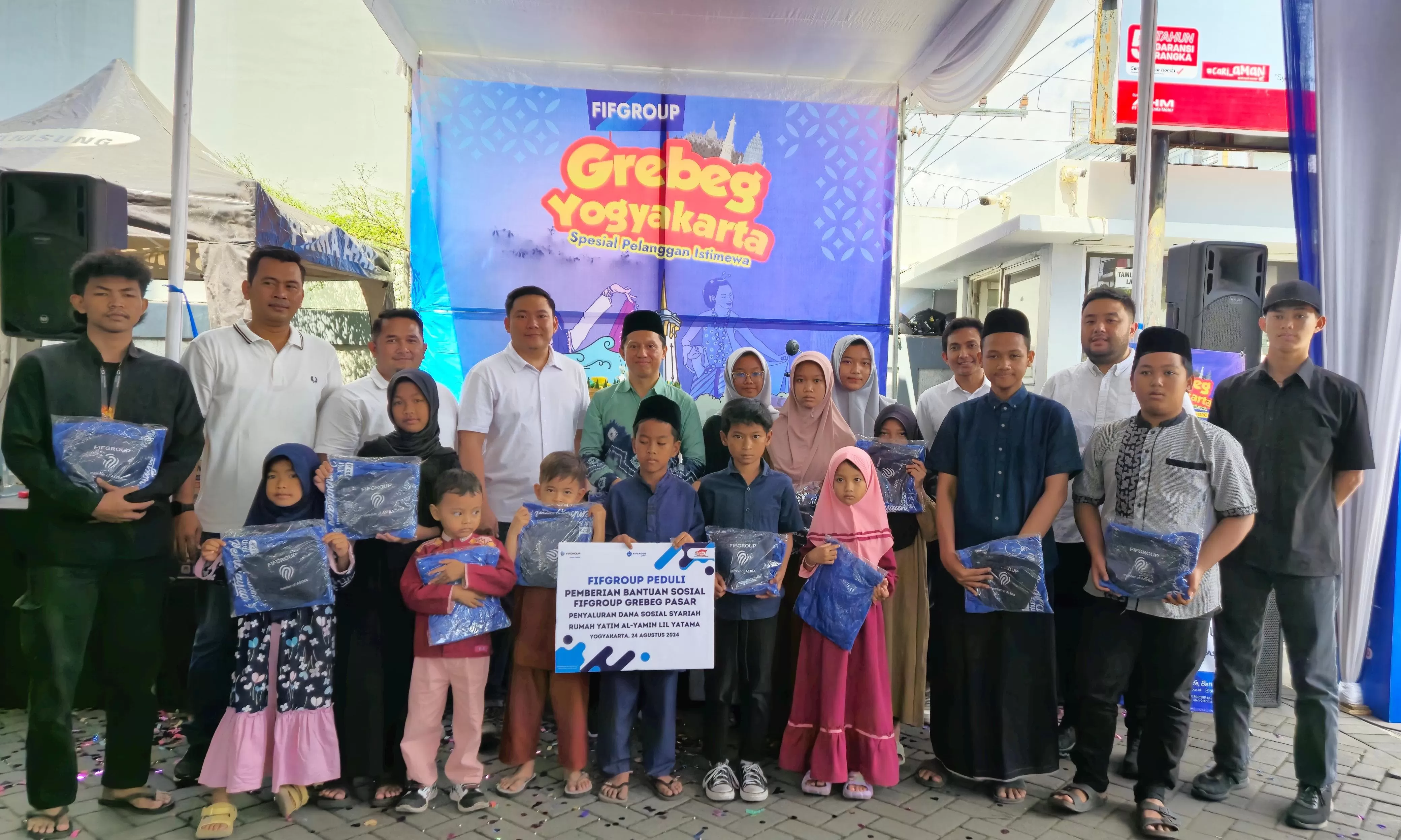 FIFGROUP memberi santunan anak yatim di Jogja (Ist)