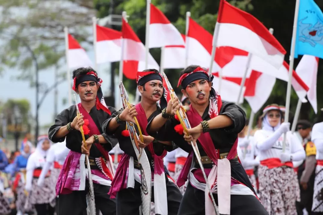 Kemeriahan Karnaval SMA/SMK/MA dan Umum dalam rangka Hari Ulang Tahun (HUT) Ke-79 Kemerdekaan Republik Indonesia  (Ist)