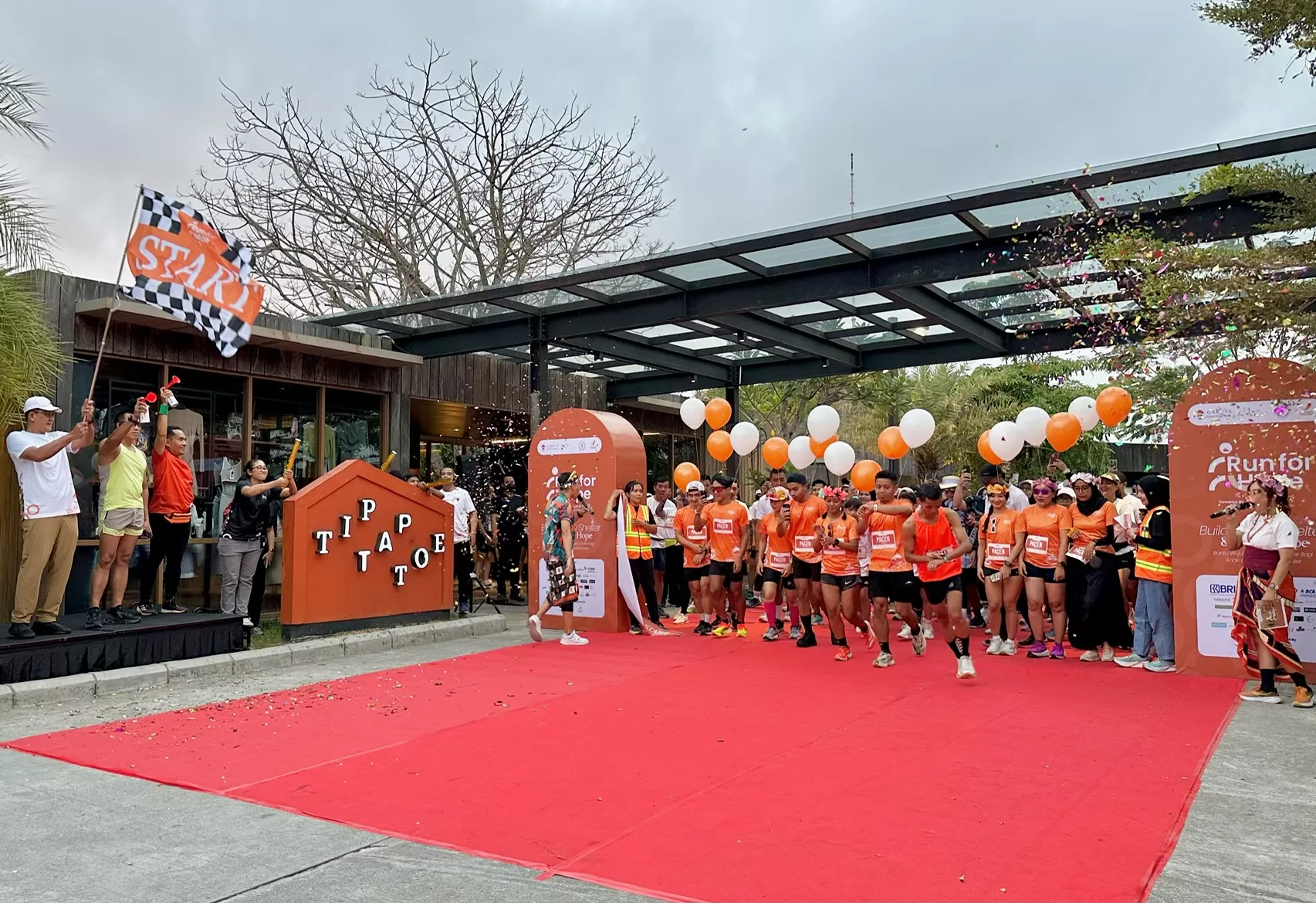 Wakil Bupati Sleman melepas ratusan peserta Run For Hope (Harminanto)